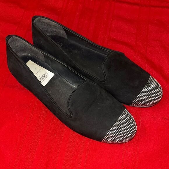 Stuart Weitzman Elegant Black Loafers with Silver Accents Size 8 - Picture 2 of 10